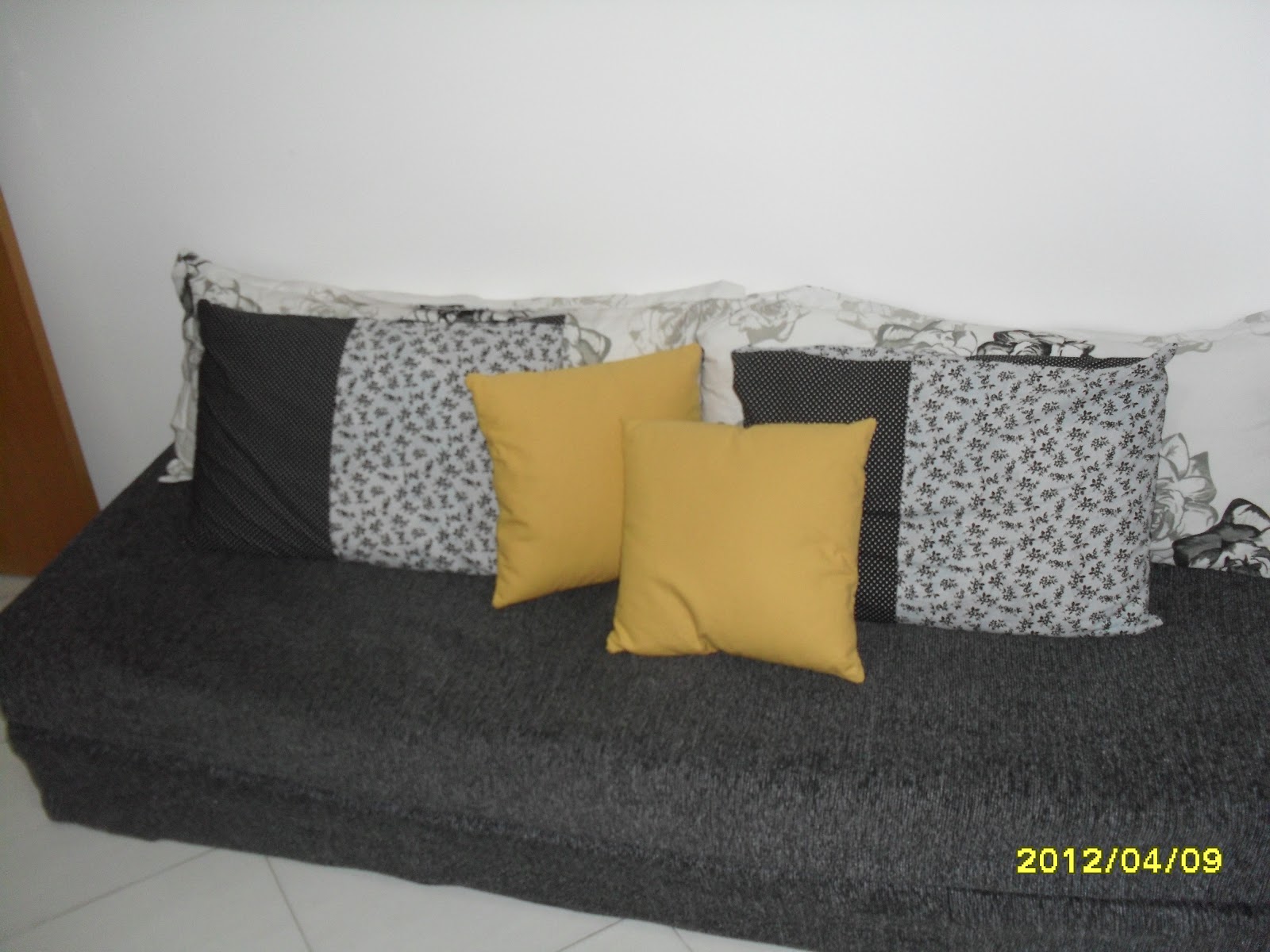 Feitos a Mão TEM UM COLCHÃO VELHO AÍ