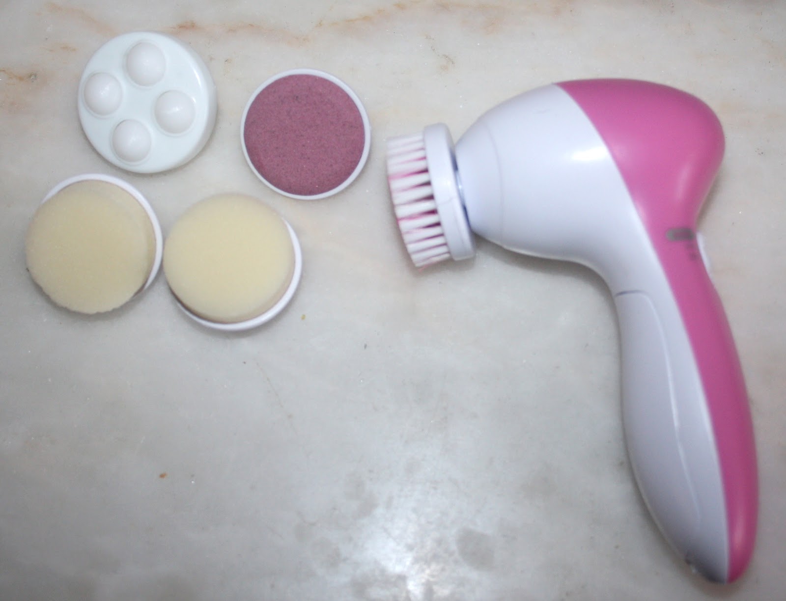 Máquina de Limpeza Facial Flash's by Cinha Pacheco